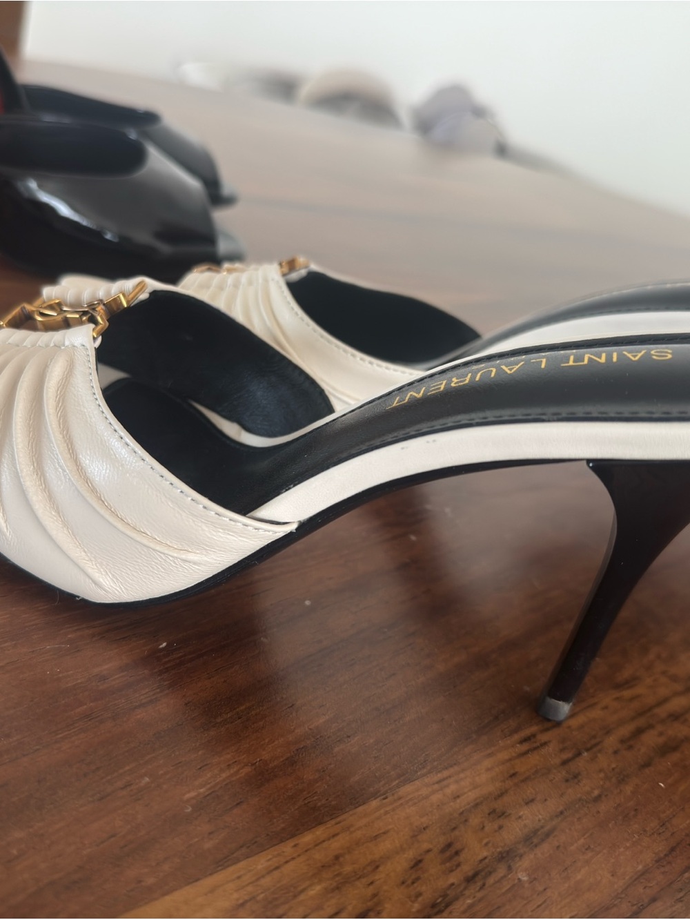 Saint Laurent White Leather Pointed-Toe Logo Mules - Picture 2 of 5